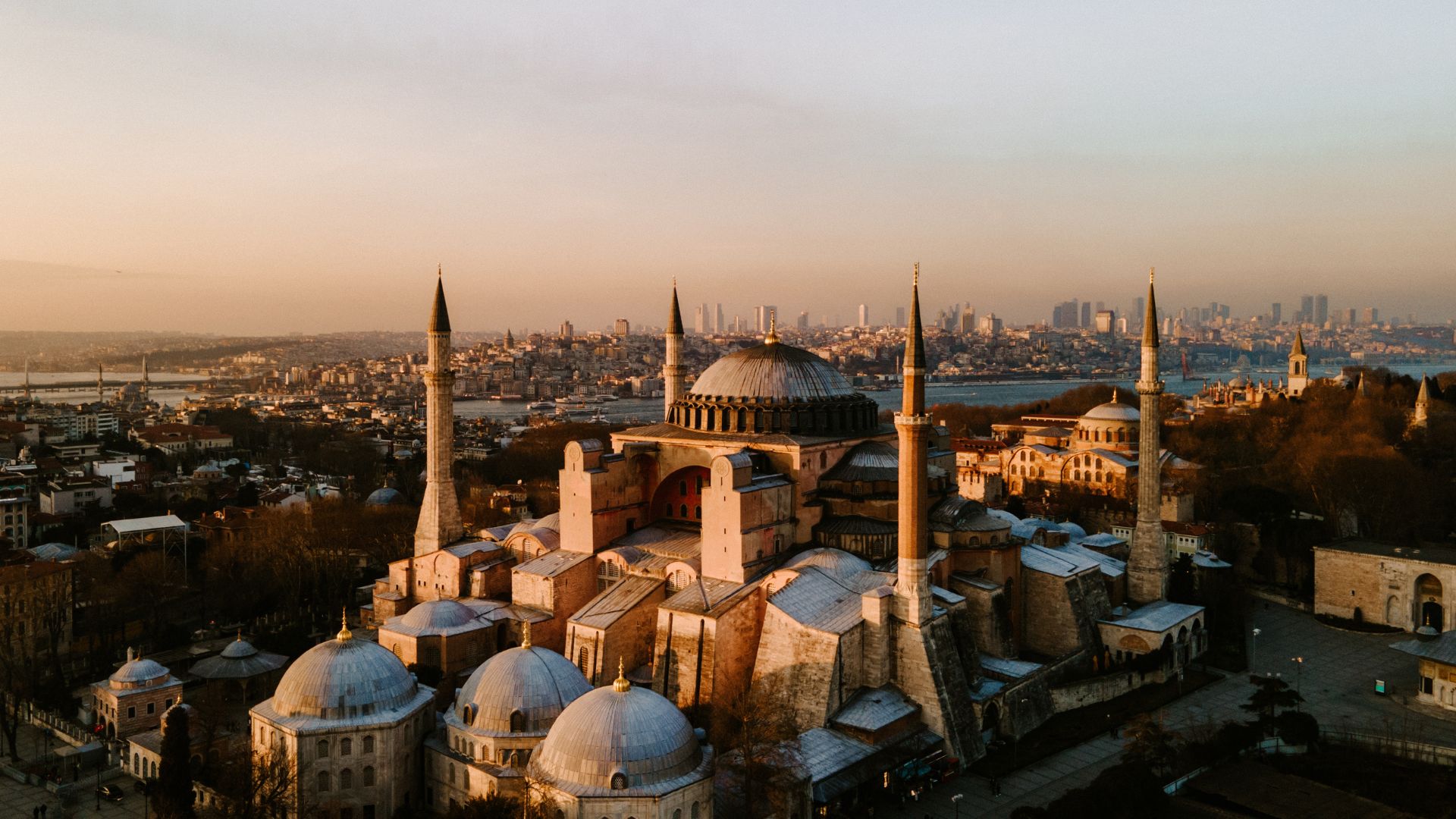 Merhaba! Welcome to the Istanbul Architecture Diary!